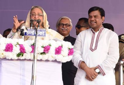 এমন ভাইকে নিয়ে একালে গর্ব করাই যায় 