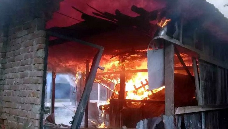 কুমিল্লায় মহানবীকে নিয়ে নেতিবাচক পোস্ট, ভাঙচুর অগ্নিসংযোগ