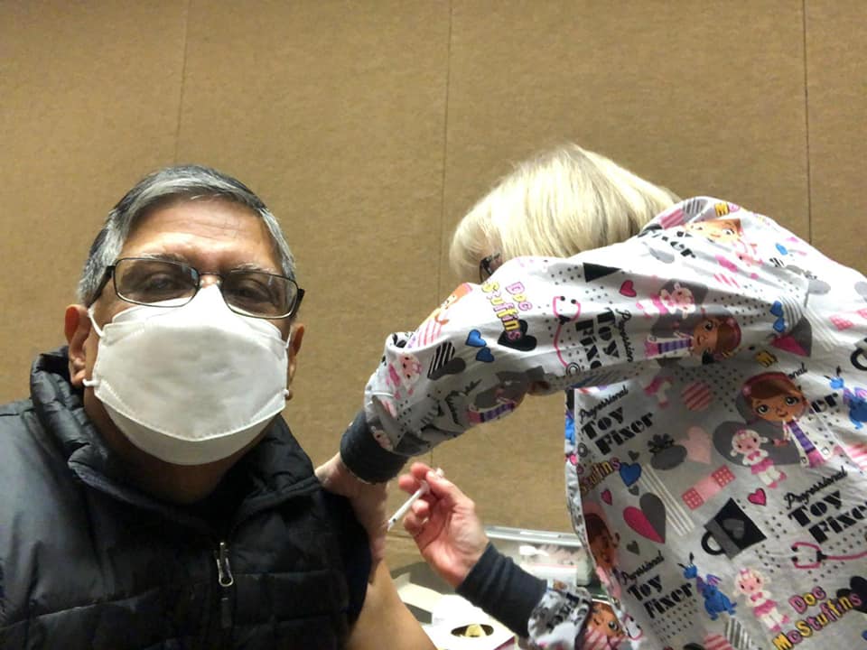 ভ্যাকসিন নিচ্ছে যুক্তরাষ্ট্র প্রবাসী বাংলাদেশীরা