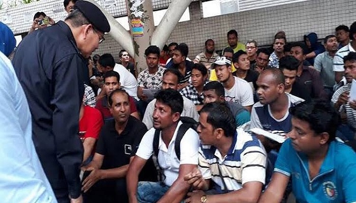 মালয়েশিয়ায় বাজারে অভিযান চালিয়ে ১৬ বাংলাদেশিকে গ্রেফতার