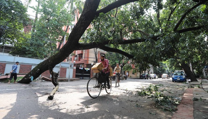 ঘূর্ণিঝড় সিত্রাং: ক্ষয়ক্ষতিতে চট্টগ্রাম ও বরিশালের পর ঢাকা