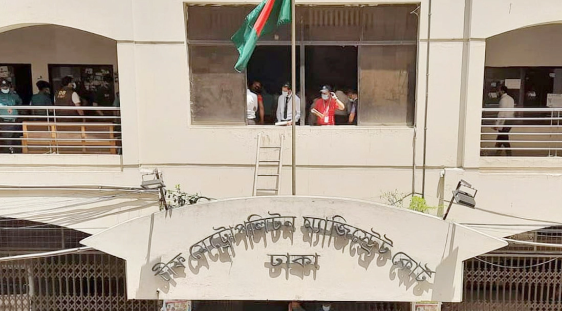 দুদকের মামলায় ব্যাংক কর্মকর্তার কারাদণ্ড