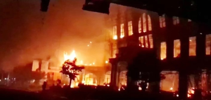 কম্বোডিয়ায় ক্যাসিনোতে আগুন, নিহত ১০