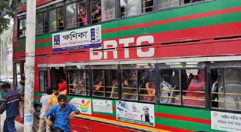 ‘উল্টো পথে চলা’ ঢাবির বাসের ধাক্কায় নিহত ১, চালক আটক