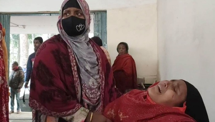 তেলবাহী ট্রাকচাপায় মা-মেয়ের মৃত্যু