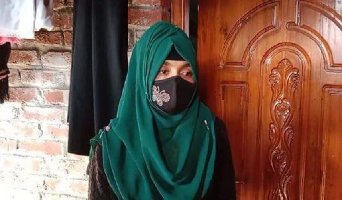 ছাত্রলীগ নেতাকে বিয়ের দাবিতে শিক্ষার্থীর অনশন