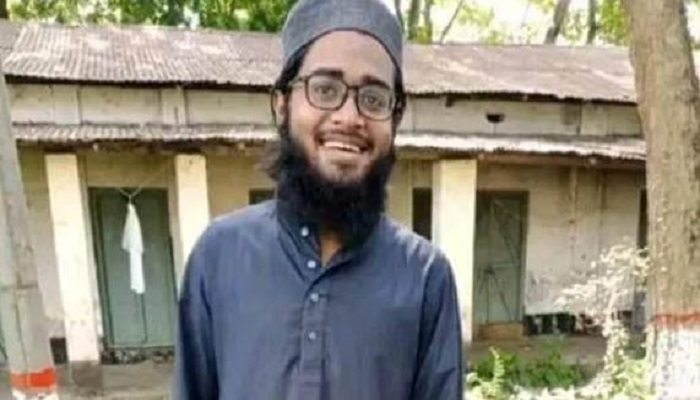 মোবাইলে মগ্ন থাকায় ট্রেনের ধাক্কায় সাঈদের মৃত্যু 