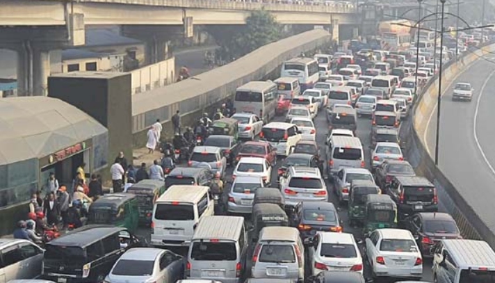 বিমানবন্দর সড়কে ১০ কিমি যানজট
