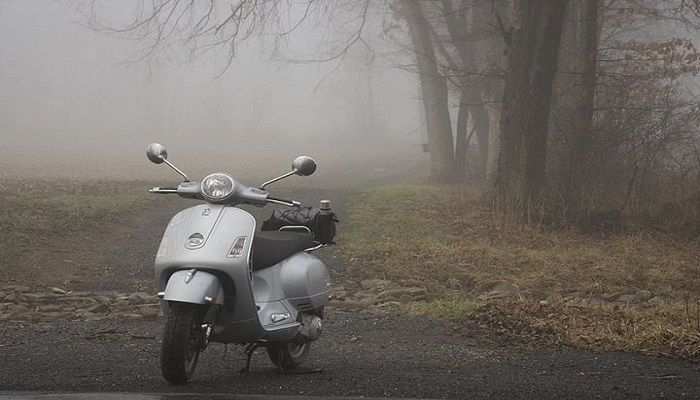 শীতে যেভাবে এড়াবেন মোটরসাইকেল দুর্ঘটনা